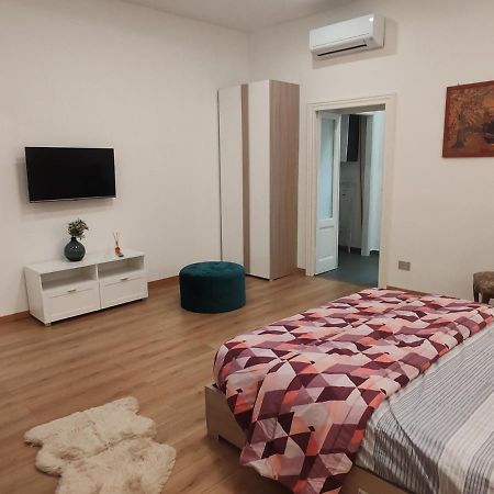 Appartamenti Lungo Fiume Sesto Calende Kültér fotó